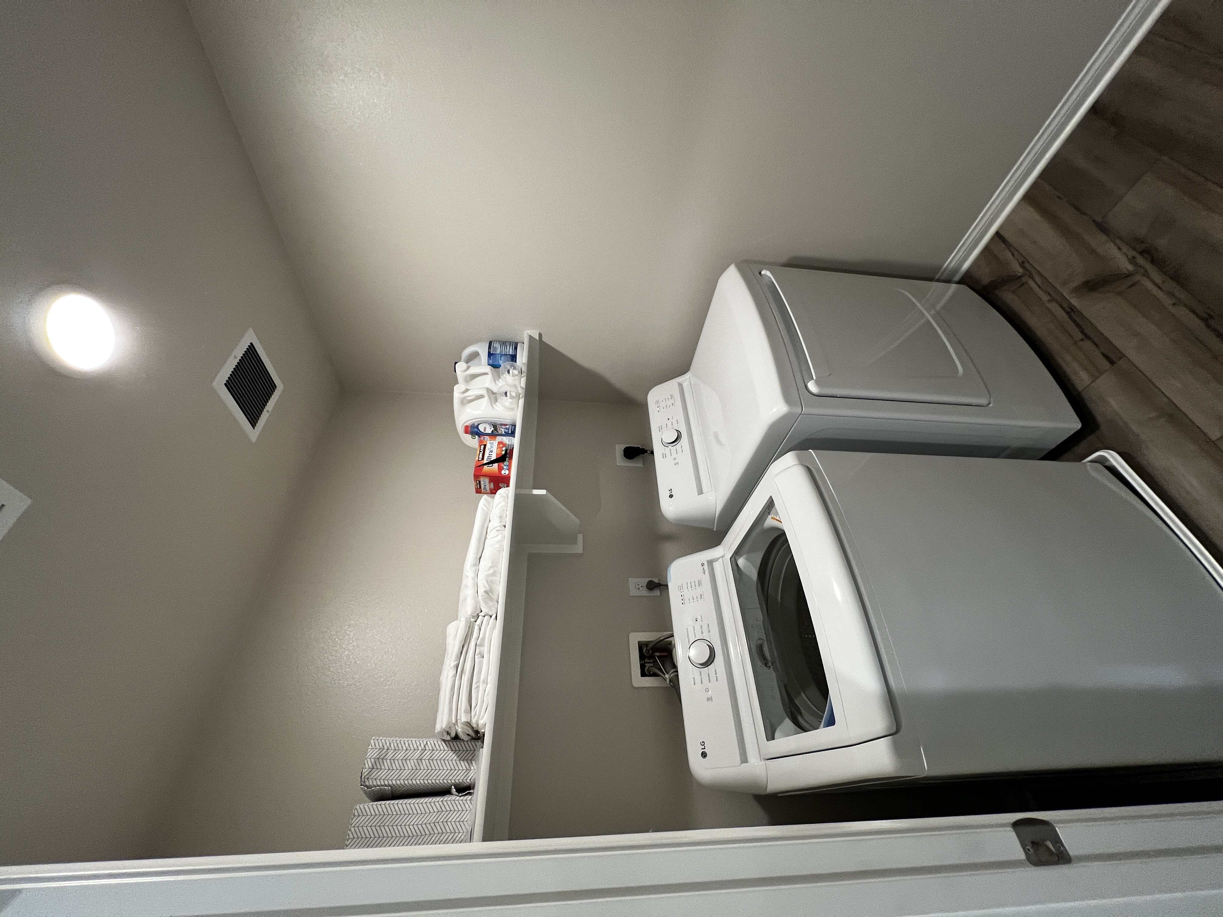 After: Laundry Room - Airbnb